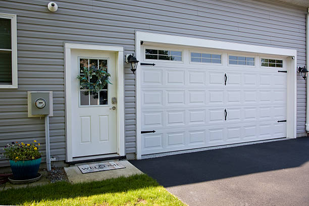 24/7 Emergency Garage Door Panel Replacement experts in Perry County County, IL